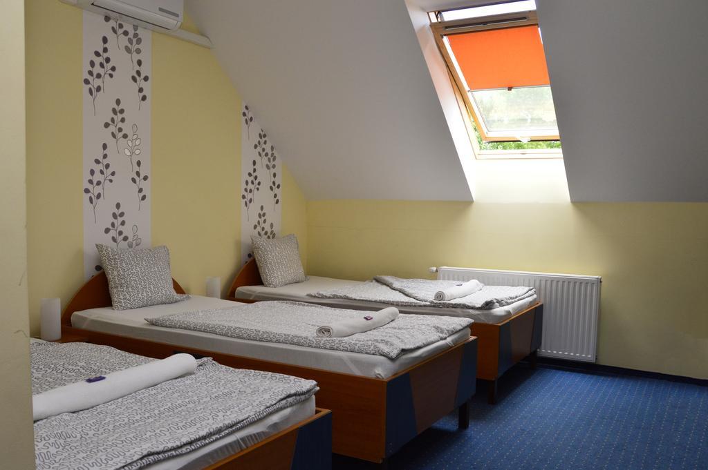 Mediterrán Vendégház Kecskemét Exterior foto