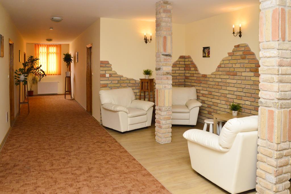 Mediterrán Vendégház Kecskemét Exterior foto