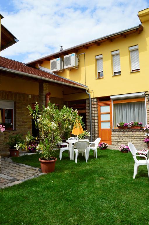 Mediterrán Vendégház Kecskemét Exterior foto