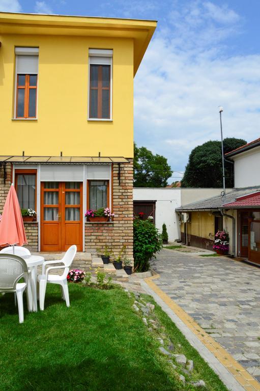 Mediterrán Vendégház Kecskemét Exterior foto