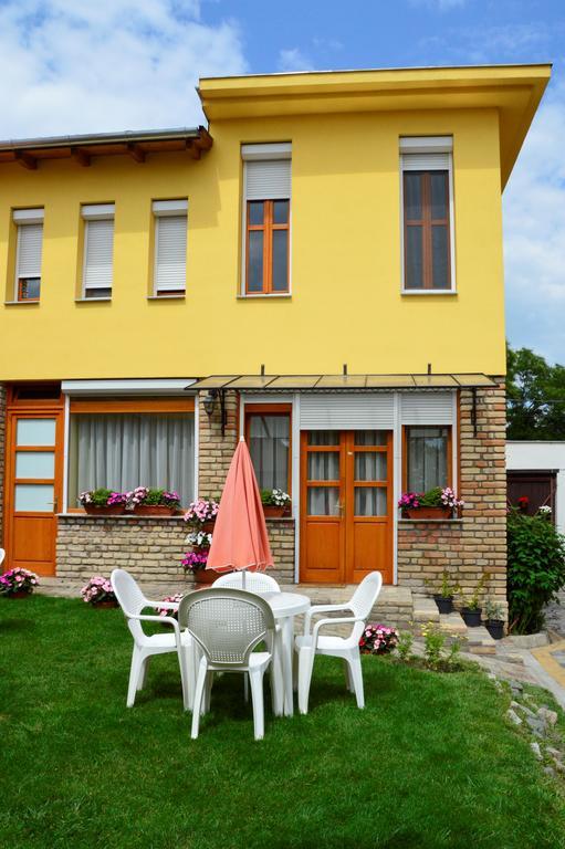 Mediterrán Vendégház Kecskemét Exterior foto