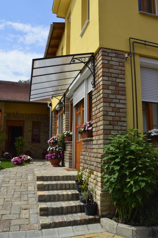 Mediterrán Vendégház Kecskemét Exterior foto