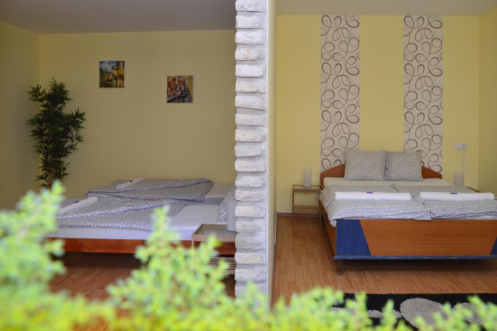 Mediterrán Vendégház Kecskemét Exterior foto