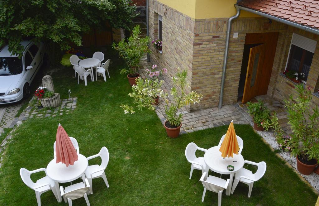 Mediterrán Vendégház Kecskemét Exterior foto